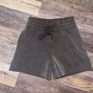 Soft ambitions high-rise shorts Lululemon 4”